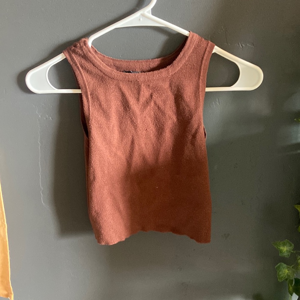 brown kendall and kylie cropped tank